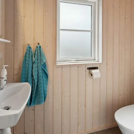 8-person Close To Childfriendly