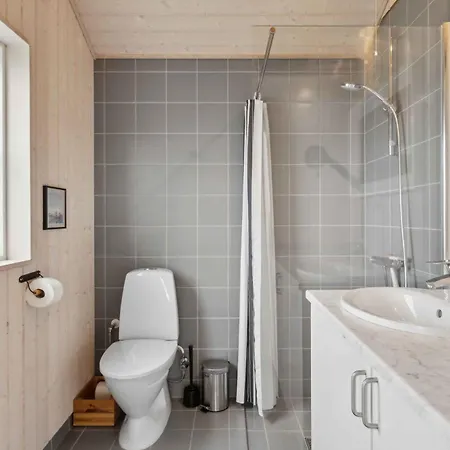 8-person Close To Childfriendly *