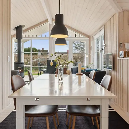 Hébergement de vacances 8-person Close To Childfriendly *