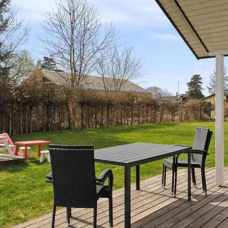 8-person Close To Childfriendly *