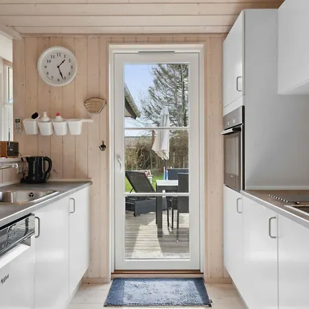 8-person Close To Childfriendly *