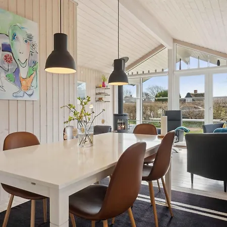 8-person Close To Childfriendly