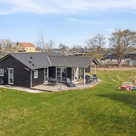 Hébergement de vacances 8-person Close To Childfriendly