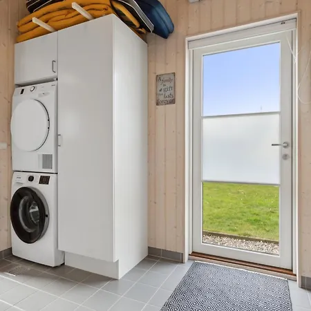 Hébergement de vacances 8-person Close To Childfriendly *