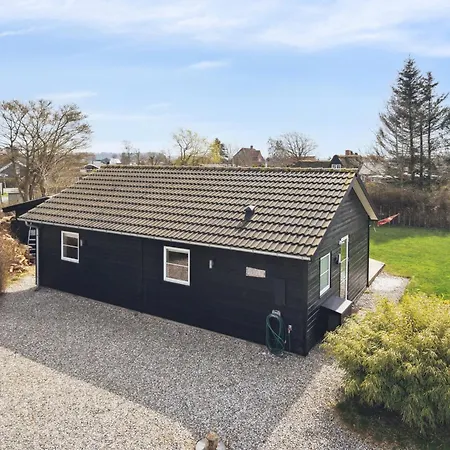 Hébergement de vacances 8-person Close To Childfriendly