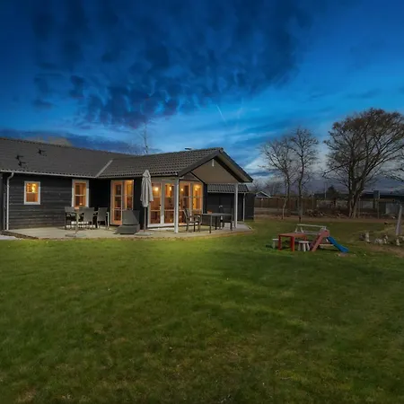 8-person Close To Childfriendly *